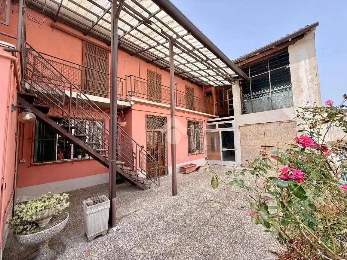 Casa indipendente in vendita a Alluvioni Piovera