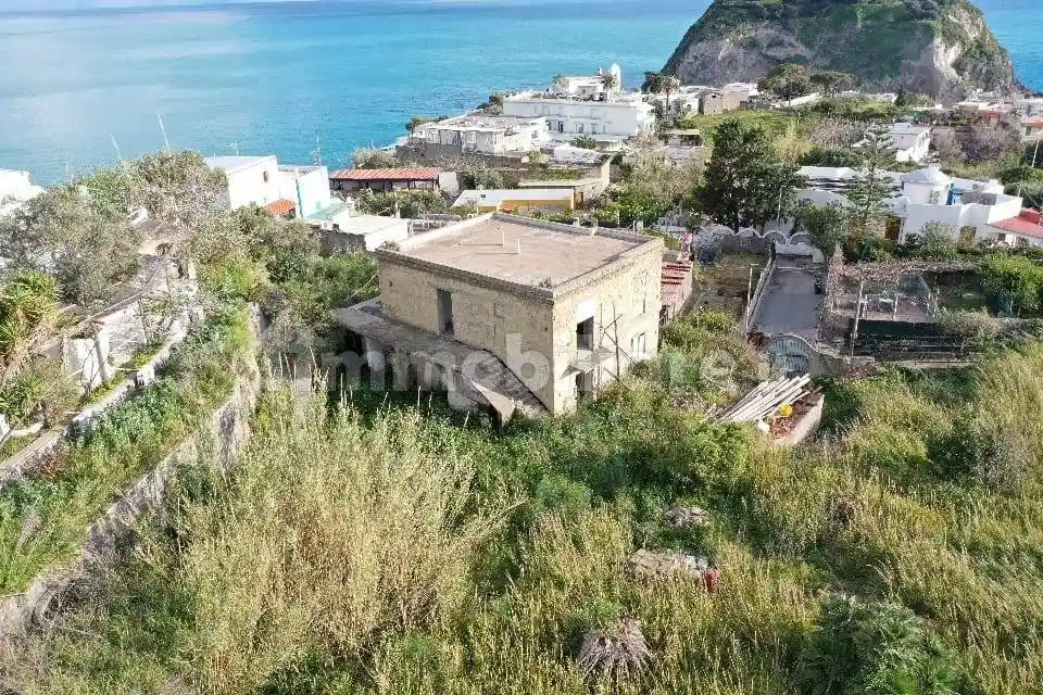 Villa in vendita a Serrara Fontana