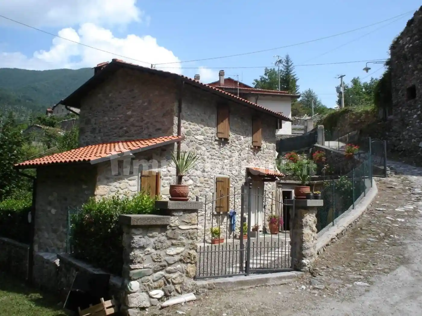 Casa indipendente in vendita a Vagli Sotto