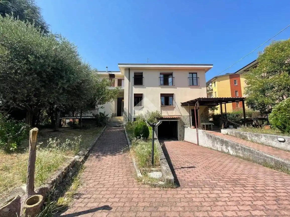 Villa in vendita a Paderno d'Adda