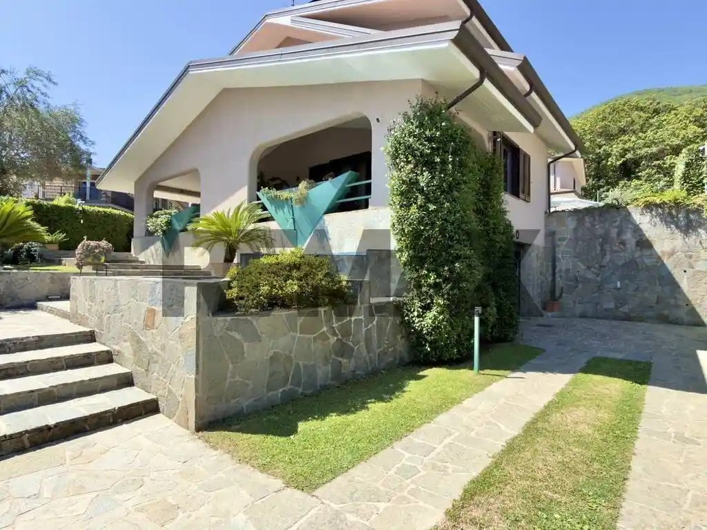 Villa in vendita a Monteforte Irpino