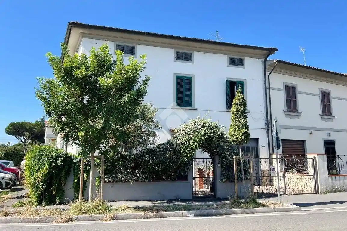 Casa indipendente in vendita a Prato