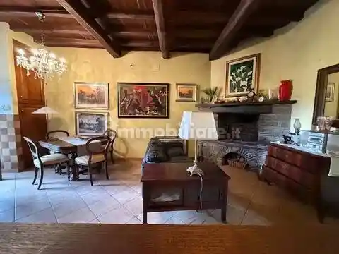 Appartamento in vendita a Capranica