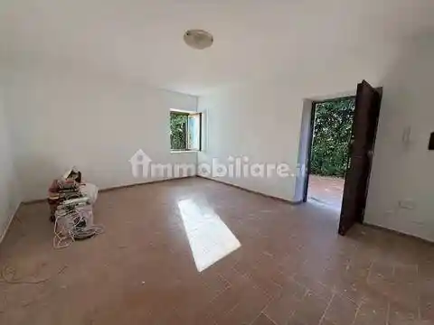 Appartamento in vendita a Capranica