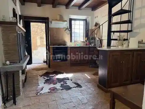 Appartamento in vendita a Capranica