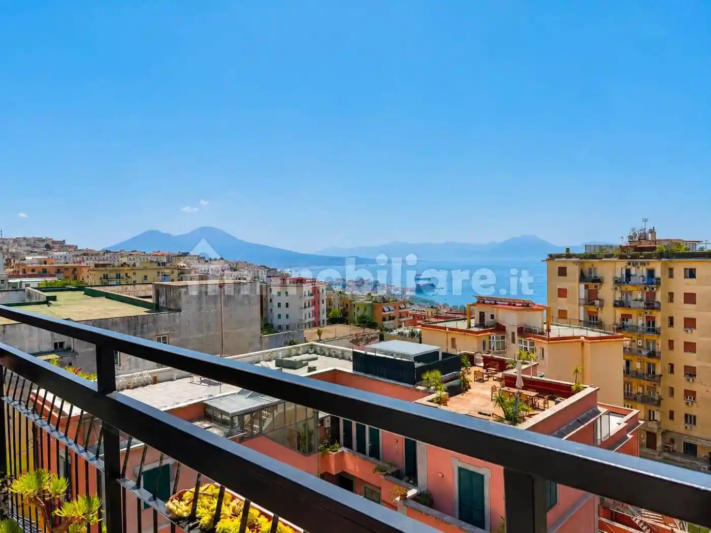 Appartamento in vendita a Napoli