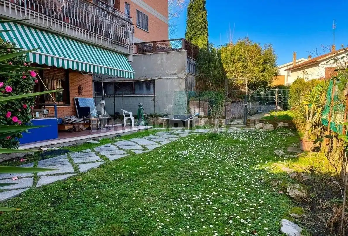 Appartamento in vendita a Roma