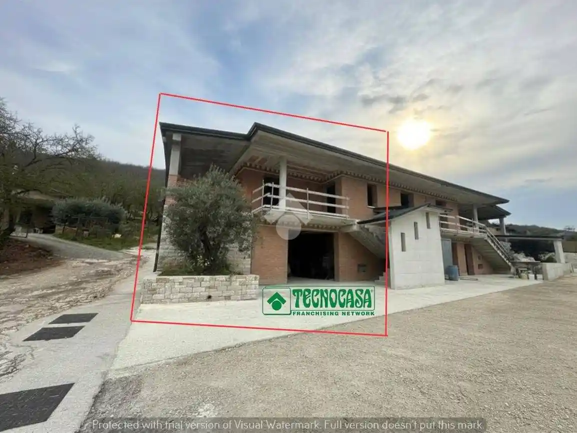 Villa in vendita a Contrada