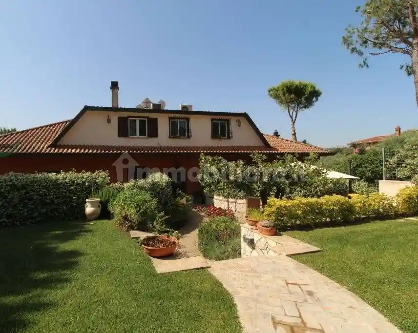 Villa in vendita a Scandriglia