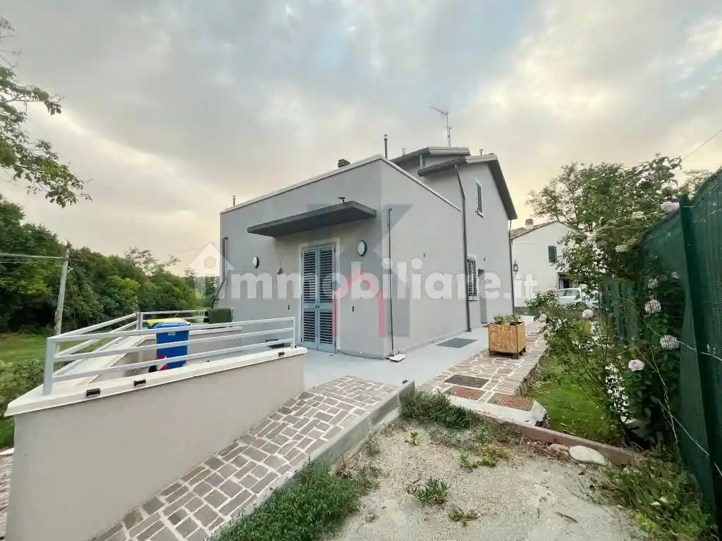 Casa indipendente in vendita a Forlì