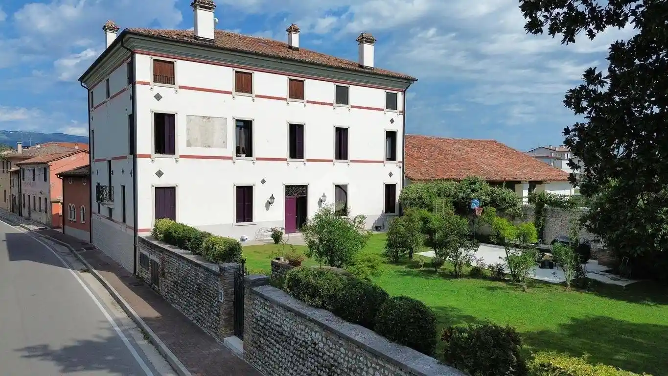 Villa in vendita a Tezze sul Brenta