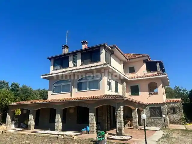 Villa in affitto a Bracciano