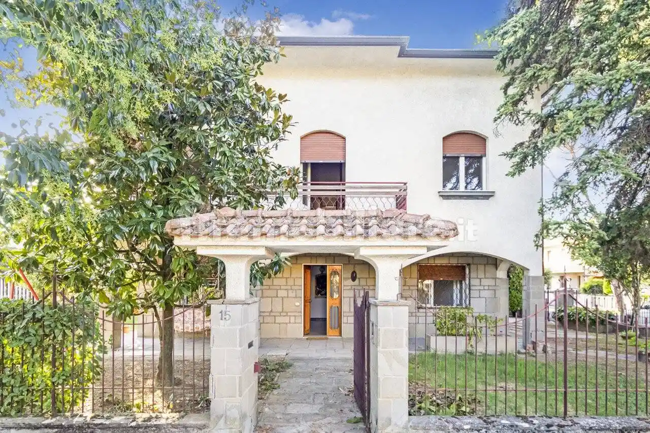 Villa in vendita a Lugo