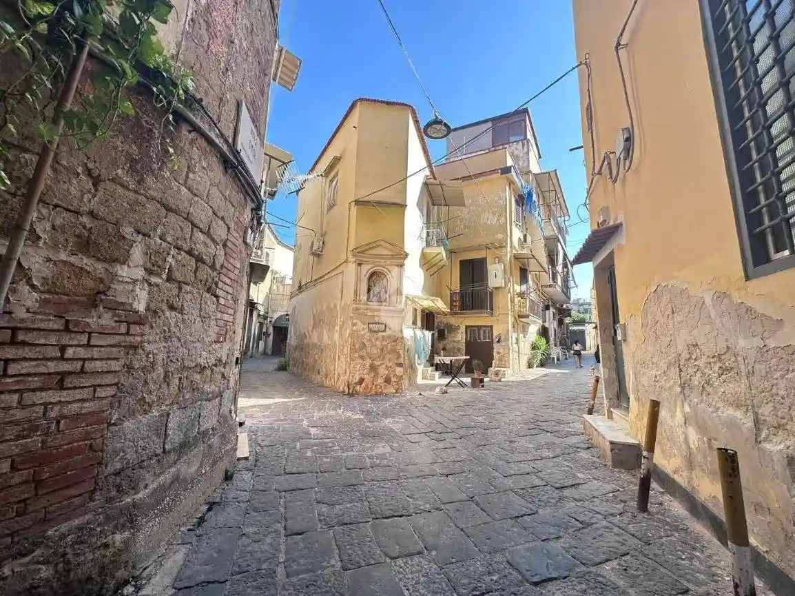 Appartamento in vendita a Napoli