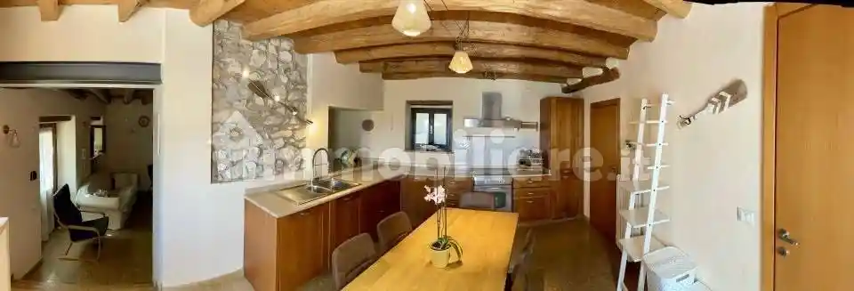 Villa in vendita a Caprino Veronese