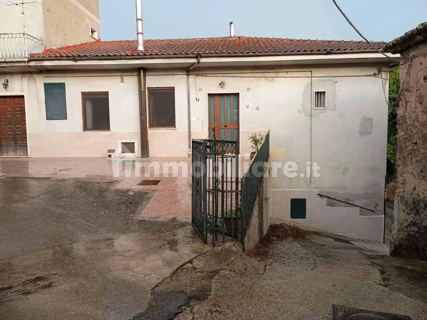 Rustico - Casale in vendita a Tufo