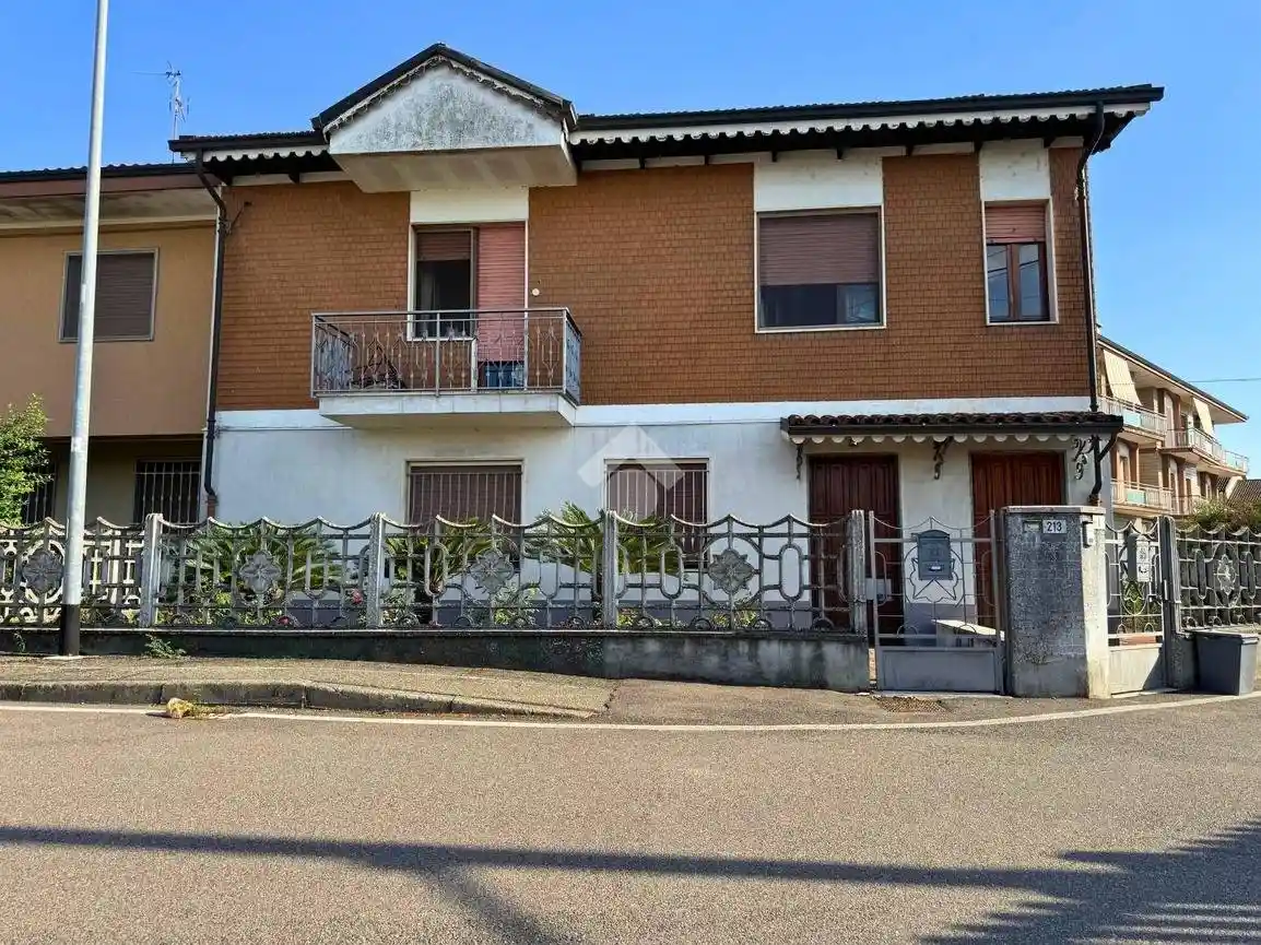 Villa in vendita a Tronzano Vercellese