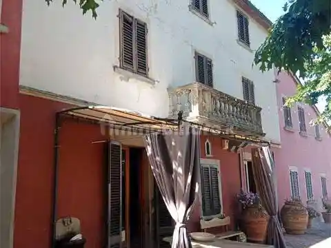 Villa in vendita a Quarrata