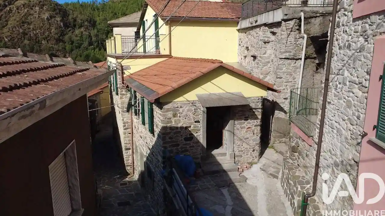Casa indipendente in vendita a Rocchetta di Vara