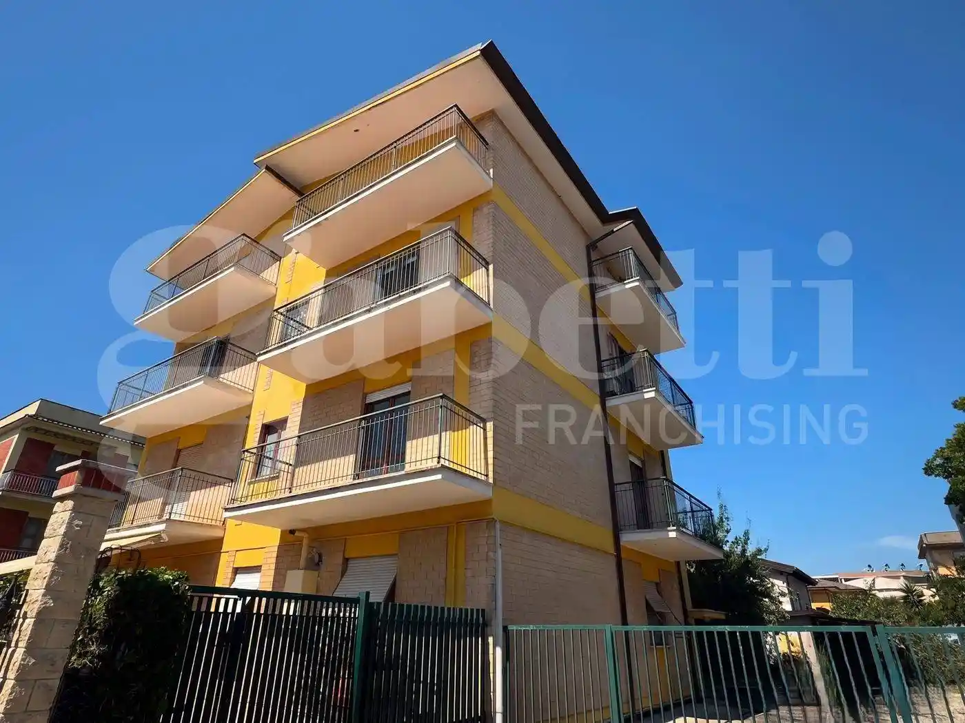 Palazzo - Edificio in vendita a Latina
