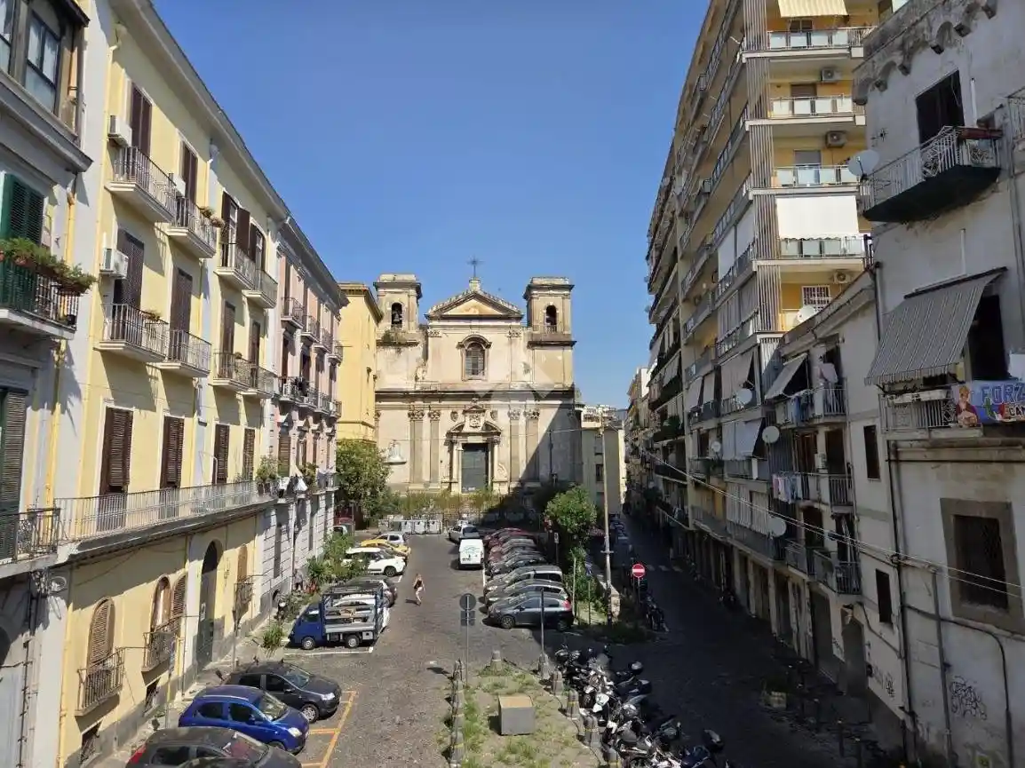 Appartamento in vendita a Napoli