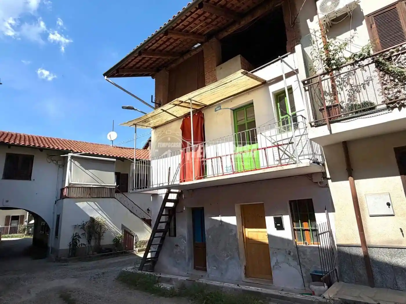 Casa indipendente in affitto a Front