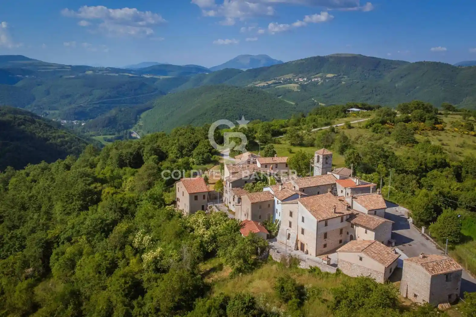 Rustico - Casale in vendita a Foligno