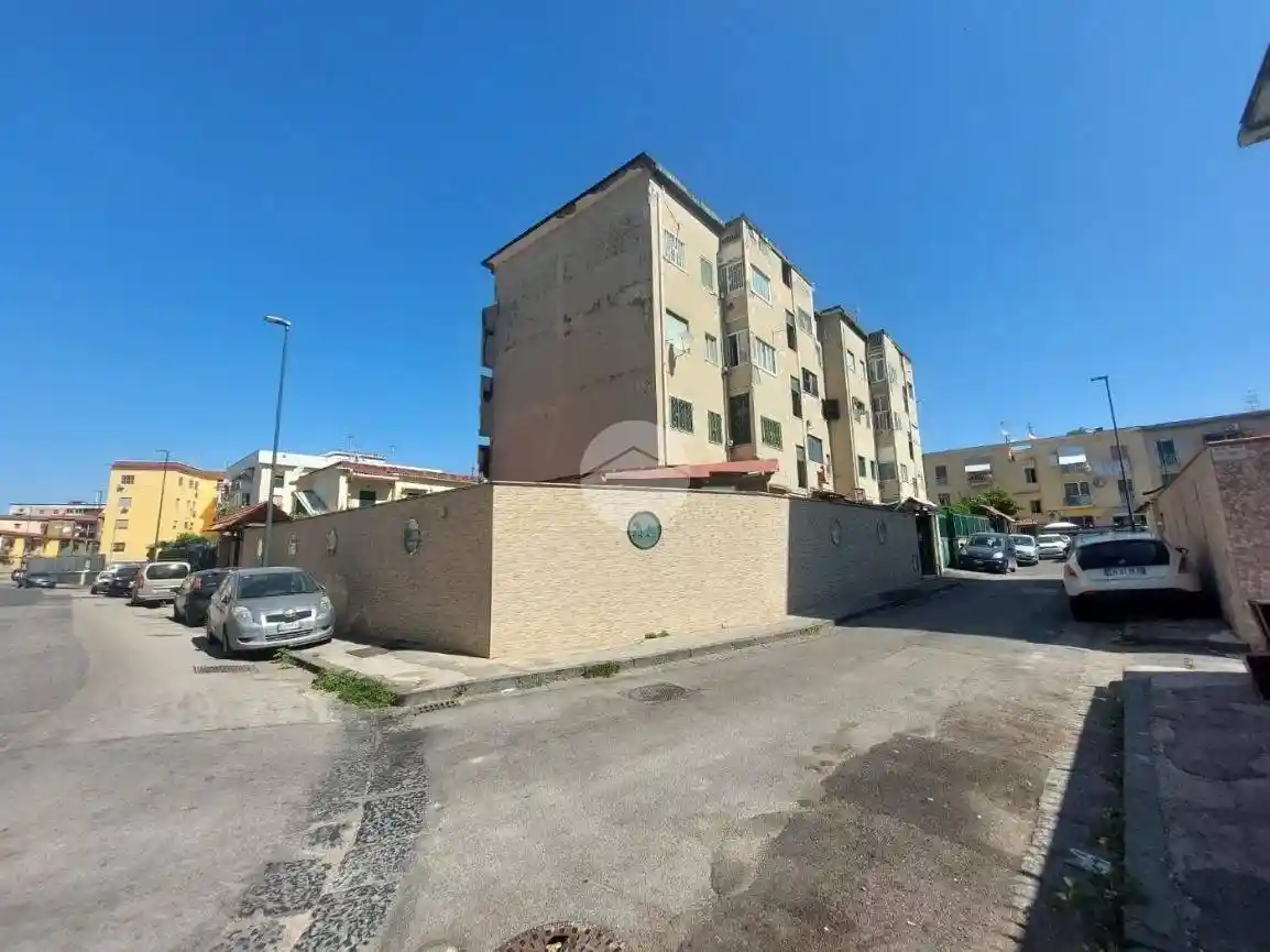 Appartamento in vendita a Napoli