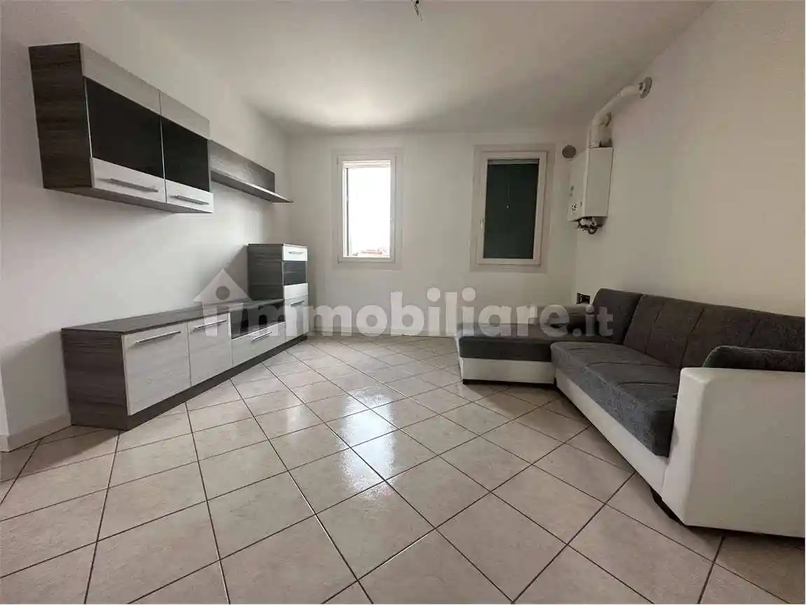 Appartamento in affitto a Concamarise