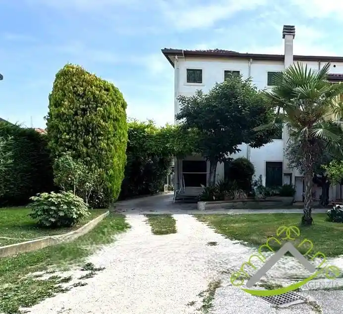 Villa in vendita a Campagna Lupia