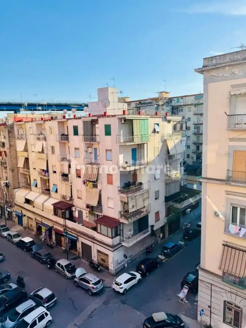 Appartamento in vendita a Napoli