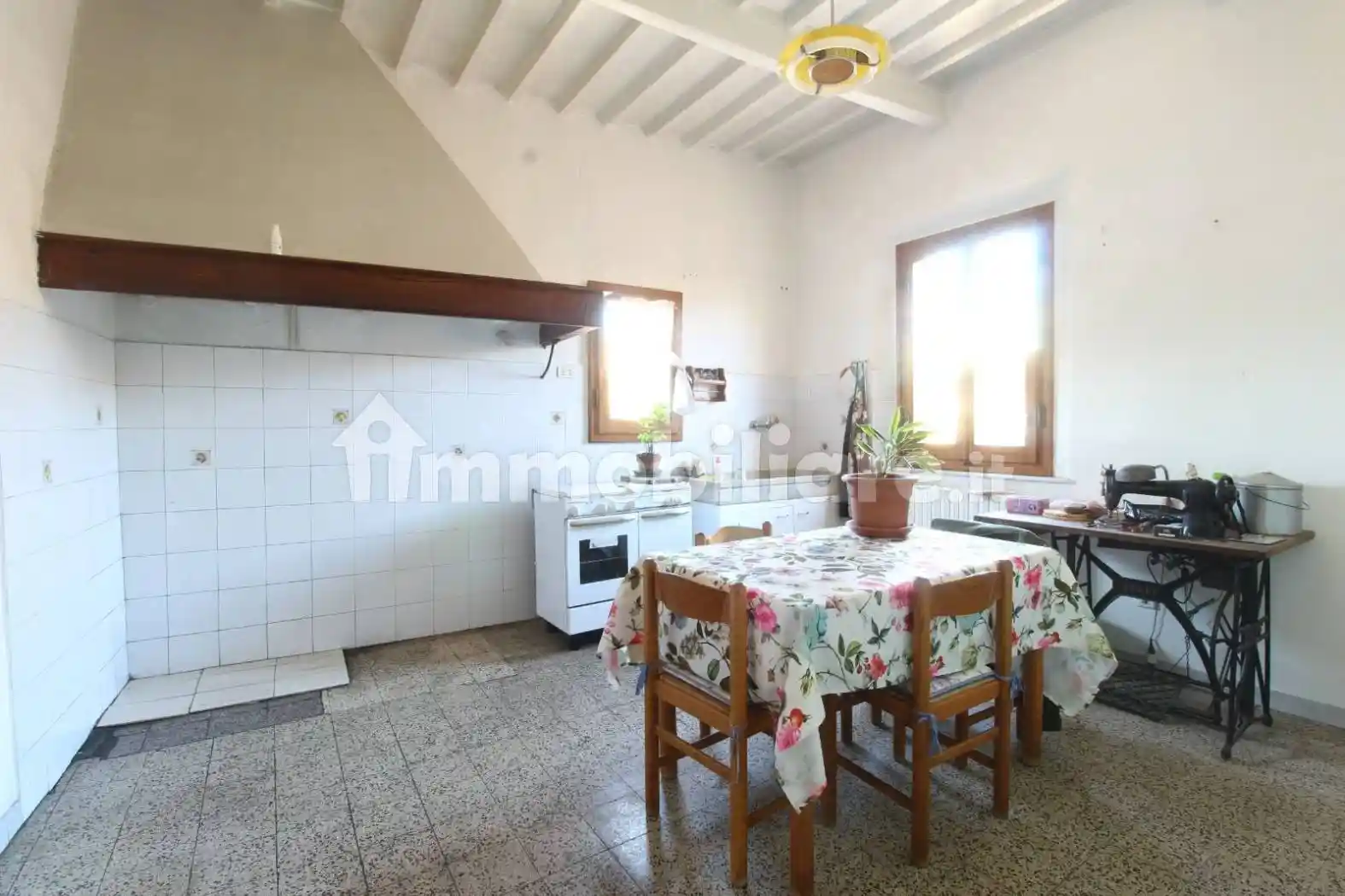 Appartamento in vendita a Capraia e Limite