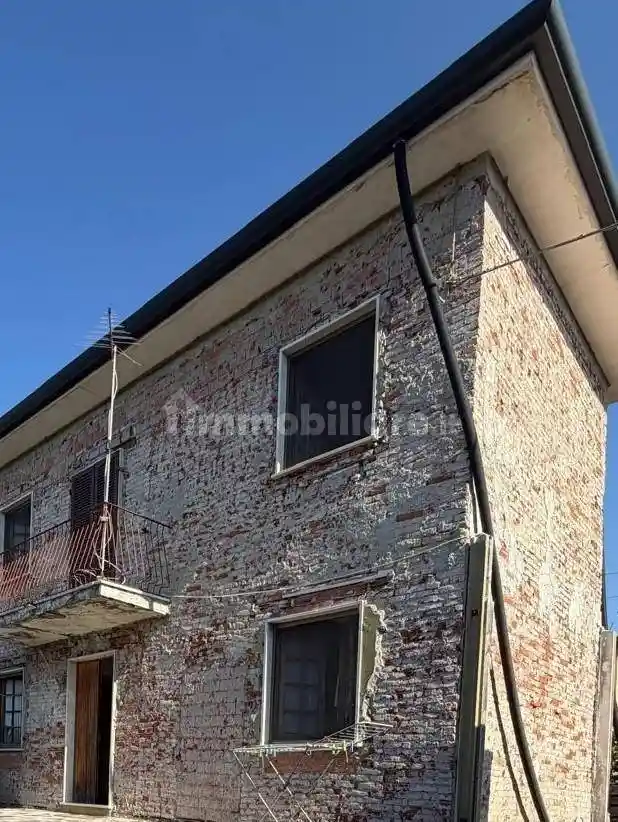 Casa indipendente in vendita a Carrara