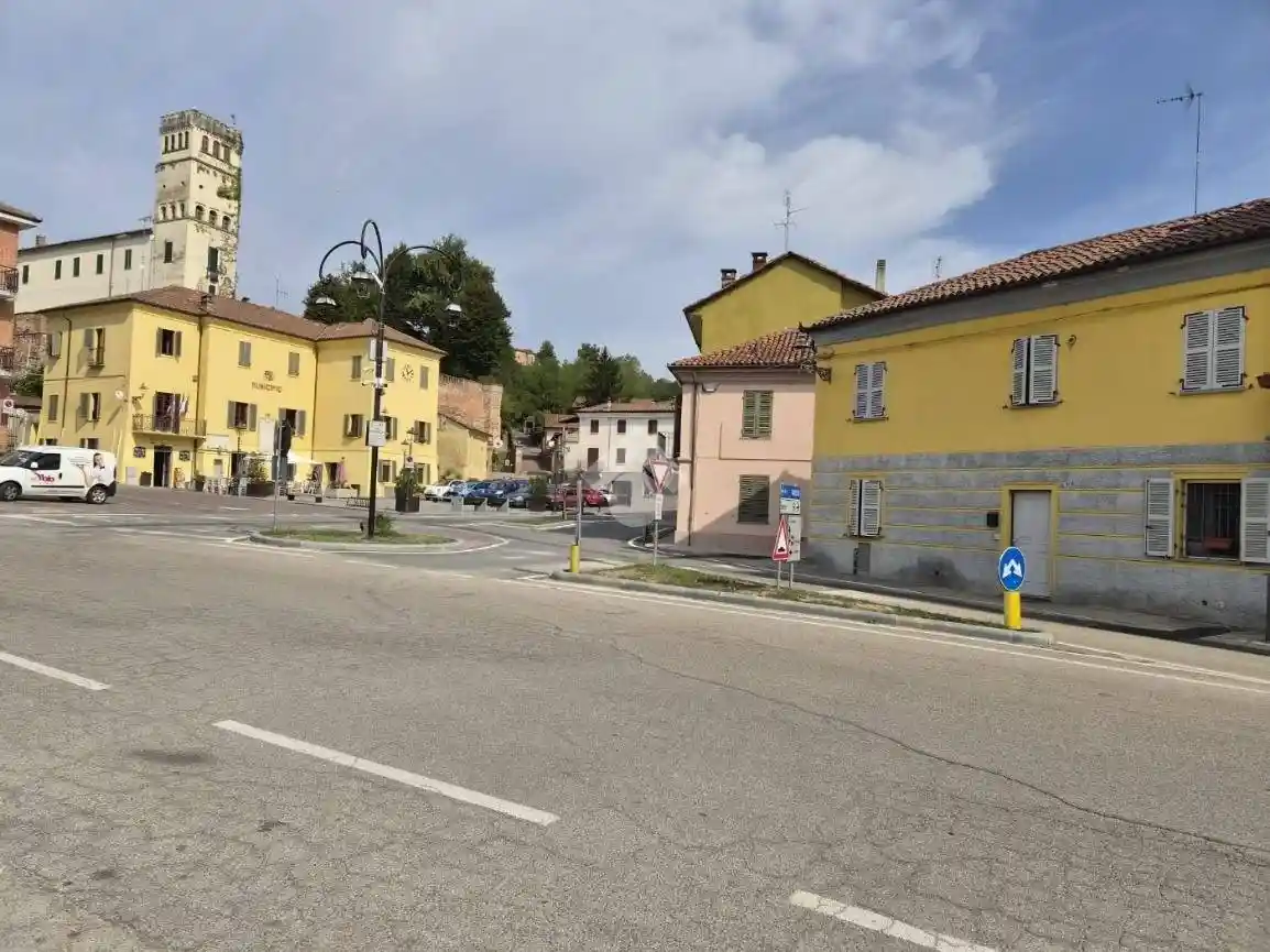 Appartamento in affitto a Monale