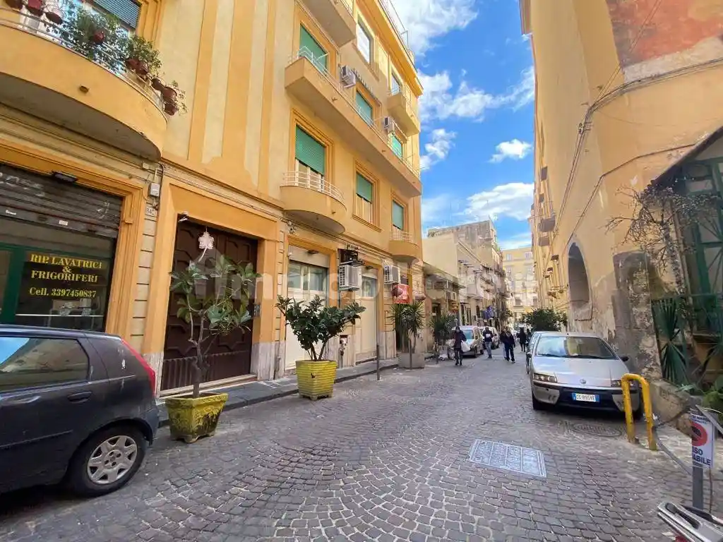 Appartamento in vendita a Napoli