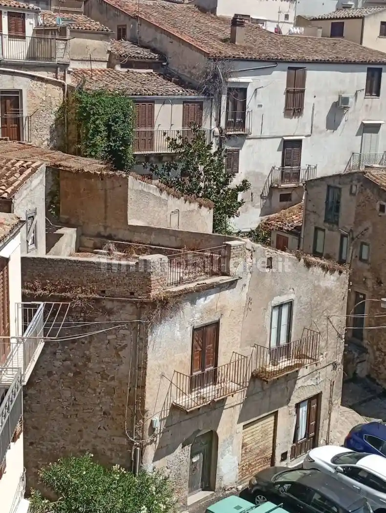Palazzo - Edificio in vendita a Polizzi Generosa