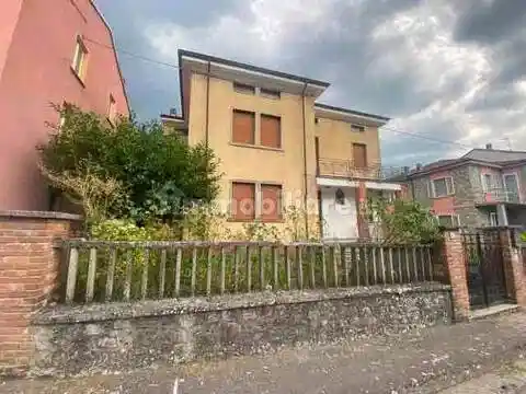 Villa in vendita a Varzi