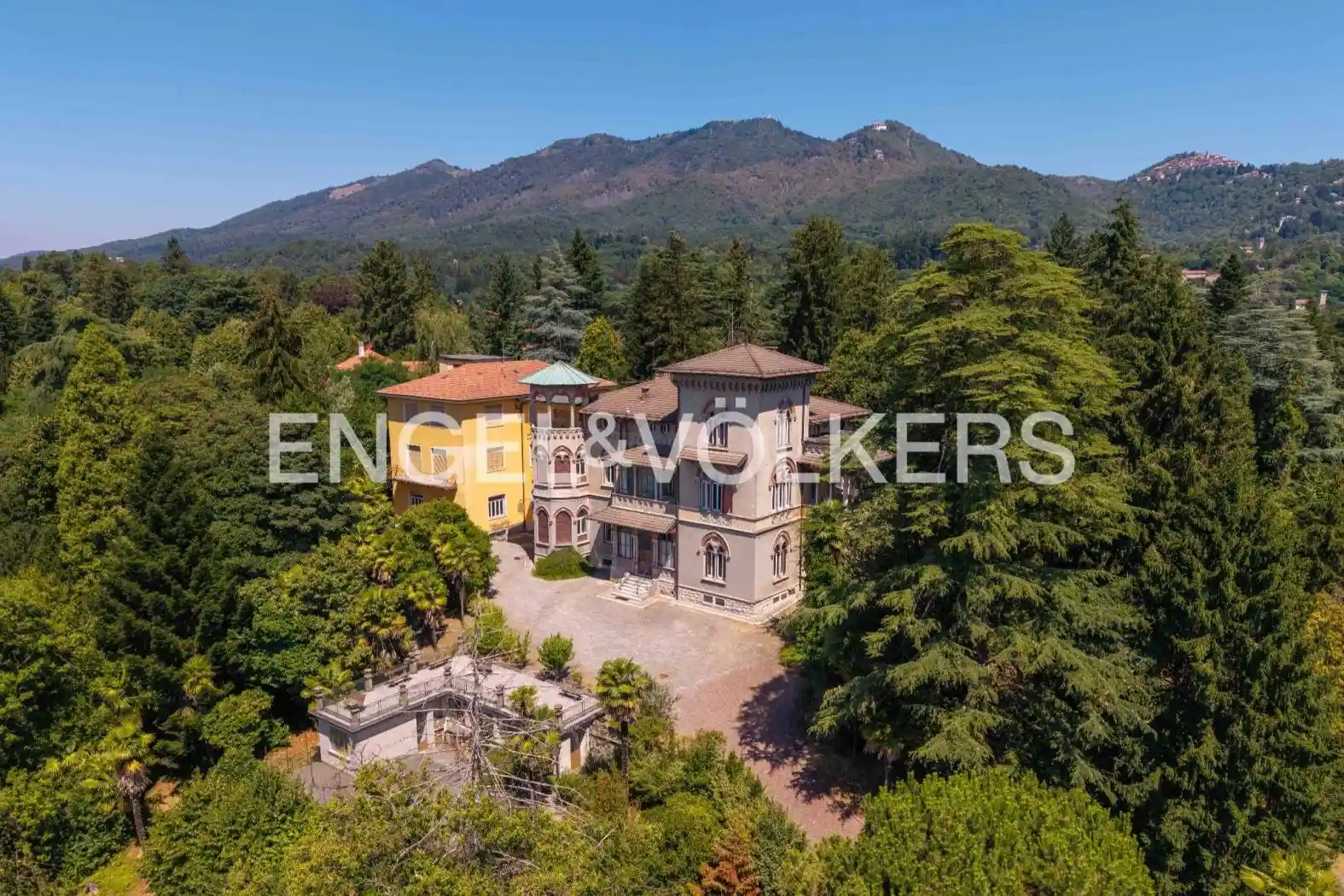 Villa in vendita a Casciago