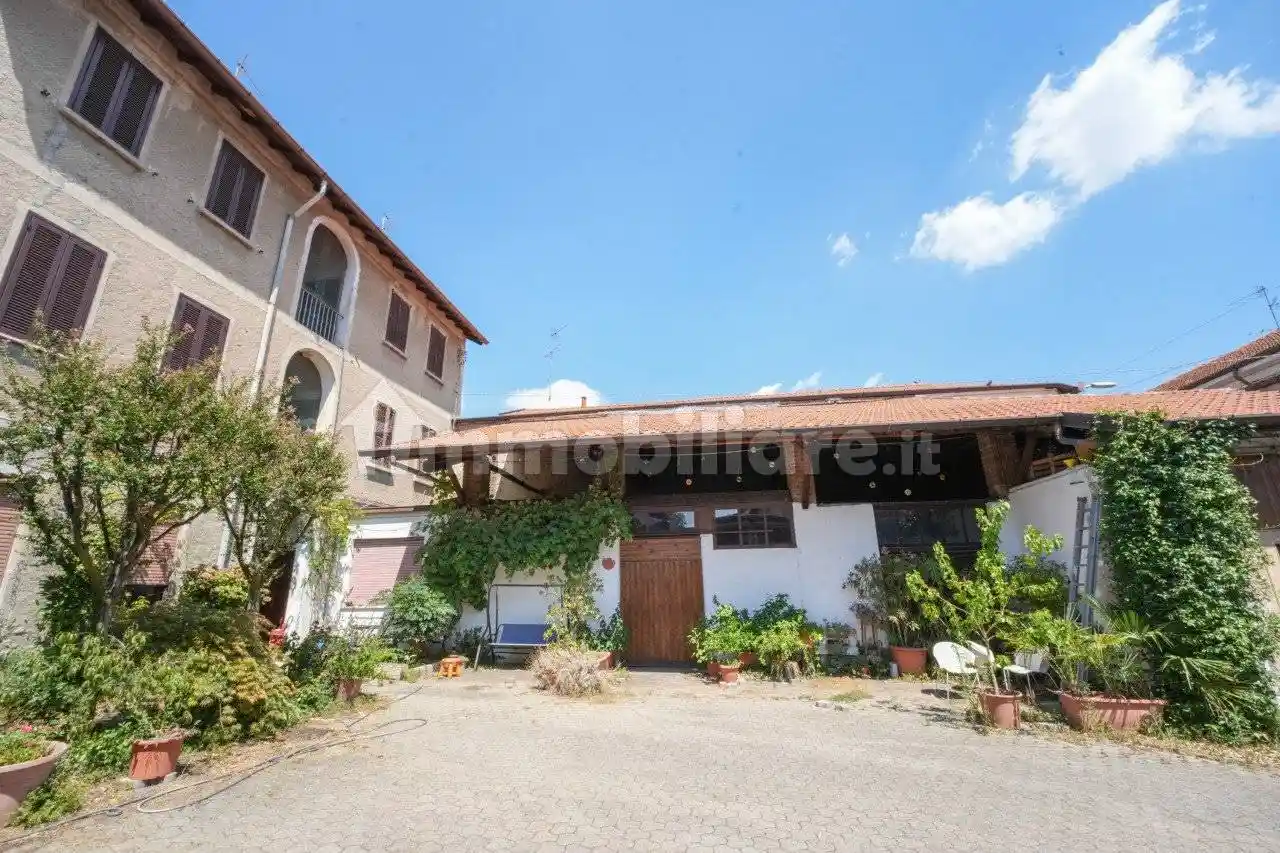Palazzo - Edificio in vendita a Sovico