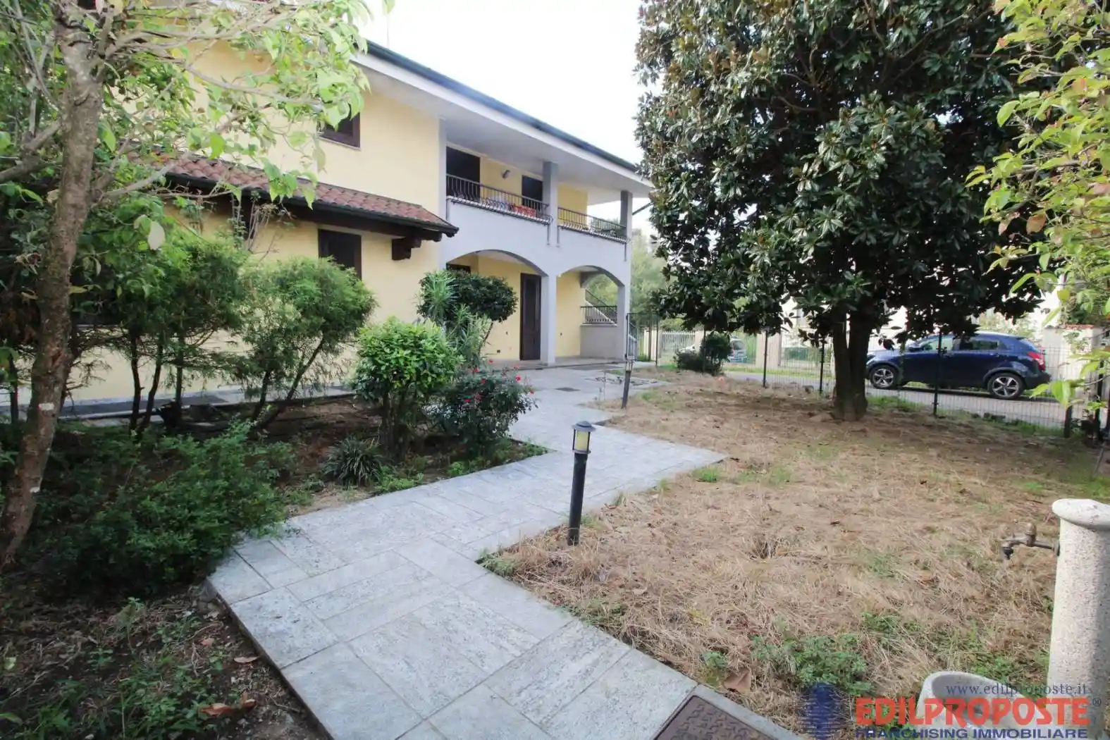 Appartamento in affitto a Lazzate