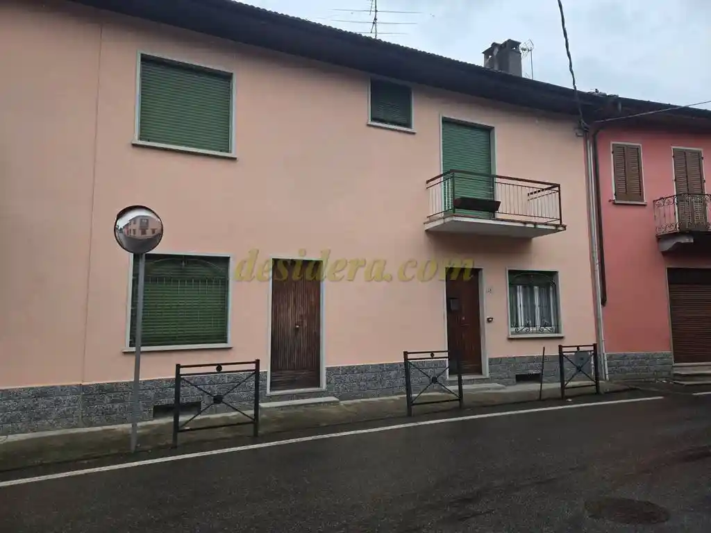 Casa indipendente in vendita a Vergiate