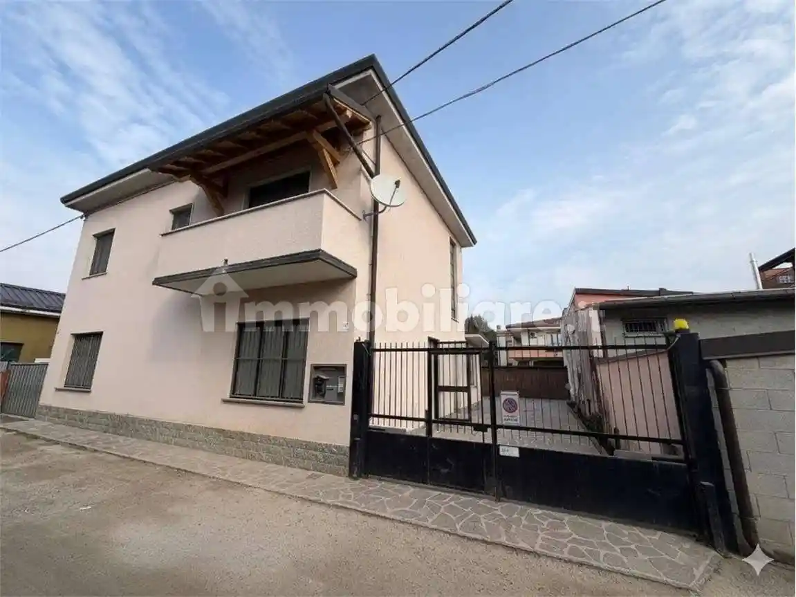 Casa indipendente in vendita a Meda