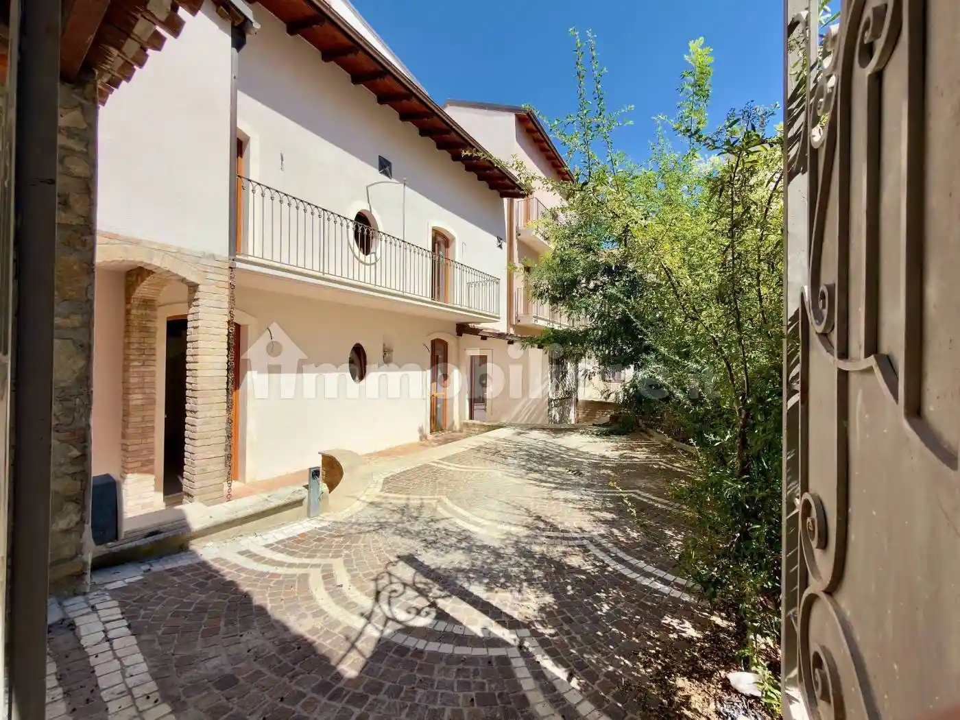 Casa indipendente in vendita a L'Aquila