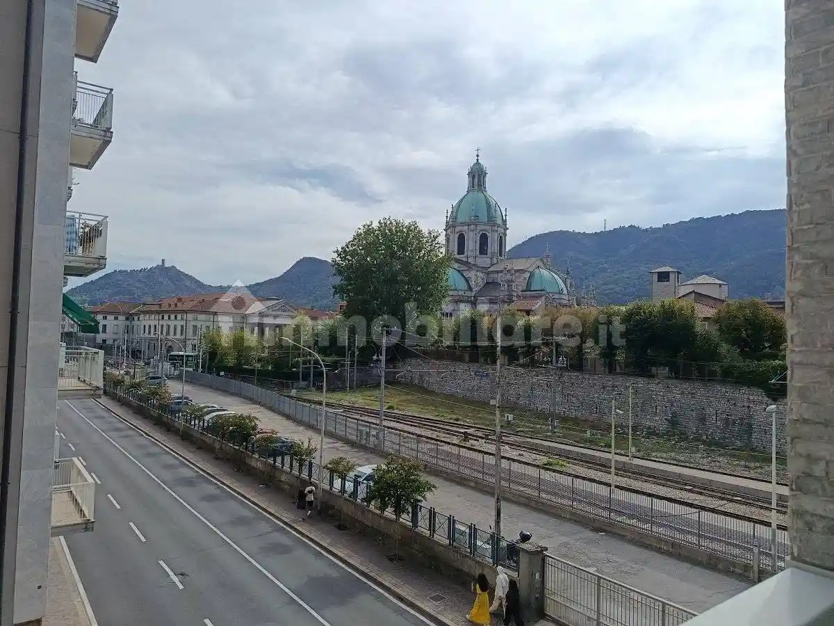Appartamento in vendita a Como