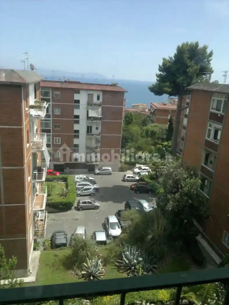 Appartamento in vendita a Napoli