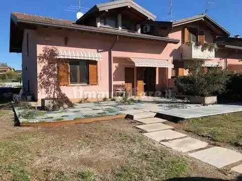 Villa in vendita a Sumirago