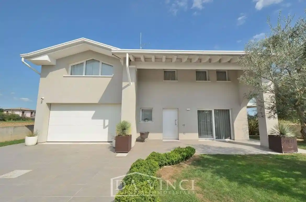 Villa in vendita a Rosà