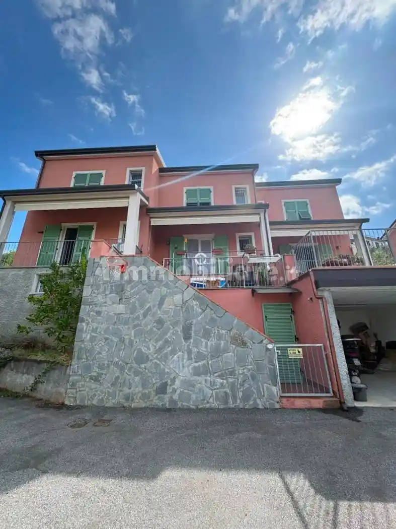 Casa indipendente in vendita a Vezzano Ligure
