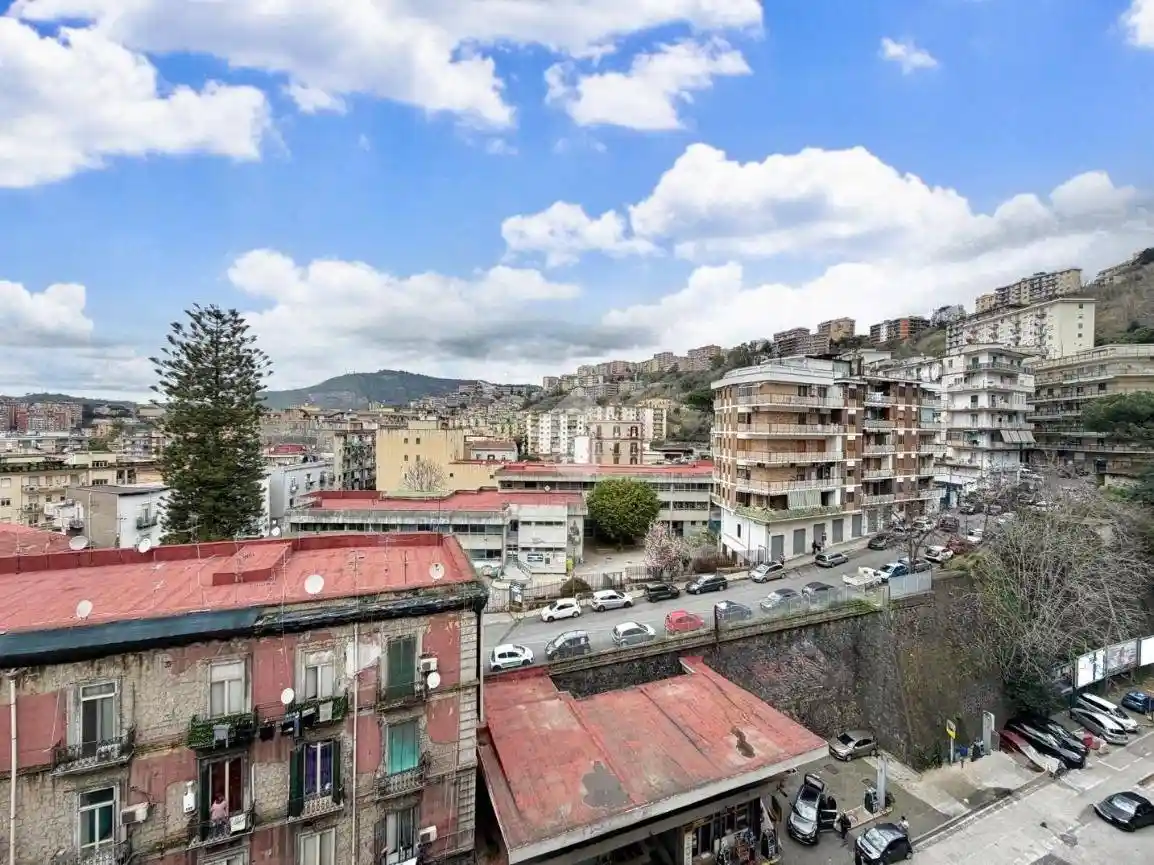 Appartamento in vendita a Napoli