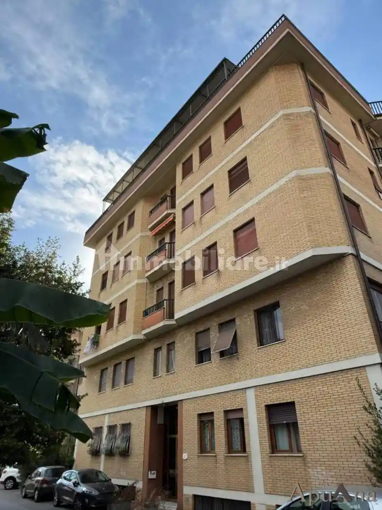 Appartamento in vendita a Massa